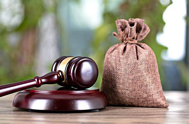 60萬和70萬，傳媒公司總經理因此被控單位行賄罪及行賄罪，審理結果是？