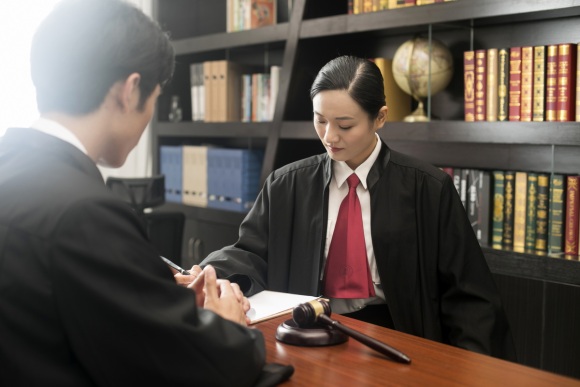 刑事律師：女生被騙3萬后不服氣又被騙5萬，遇到網(wǎng)絡(luò)詐騙怎么辦